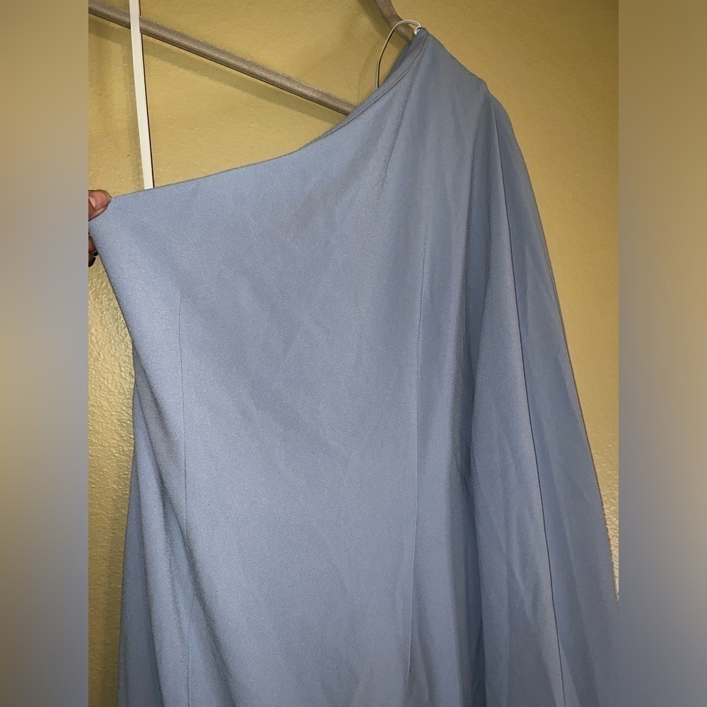 ▶️ Halston ◀️ Ariella Cold Shoulder Side Slip Blue Maxi Dress. - Picture 3 of 6